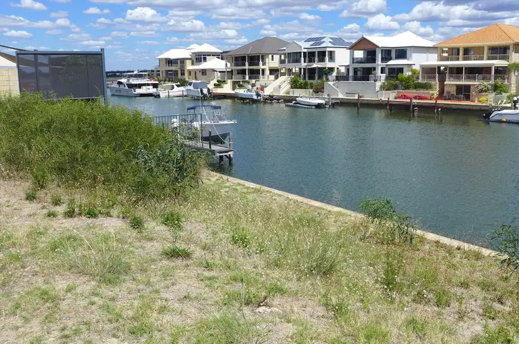 5 Nyari Court, Halls Head WA 6210