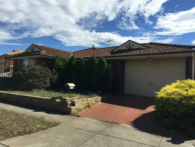 19 Sherwin Place, Roxburgh Park VIC 3064