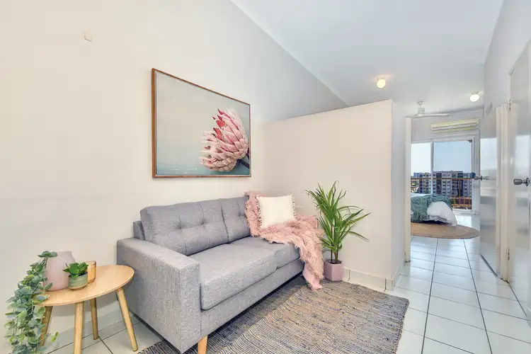 151/21 Cavenagh Street