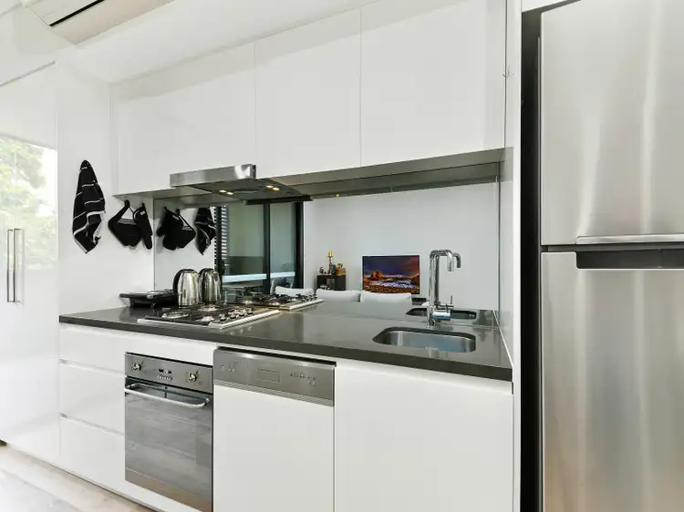 18/143 Botany Road