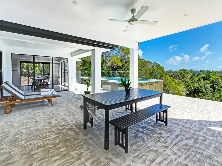 17 Azure Court, Dundowran Beach QLD 4655