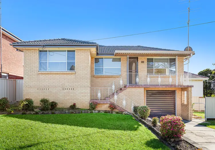 64 Beatus Street, Unanderra NSW 2526