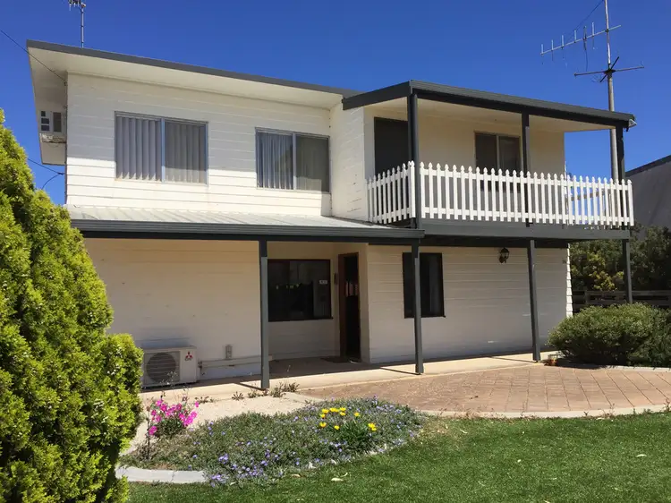 16 Central Street, Louth Bay SA 5607