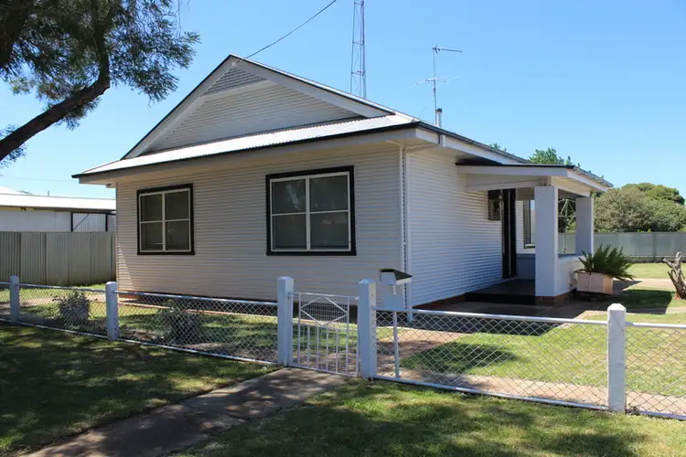 83 Jellicoe Street, Temora NSW 2666