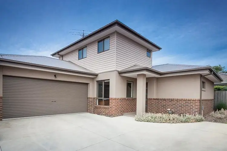 Unit 8/9 Rodney Street, Gisborne VIC 3437
