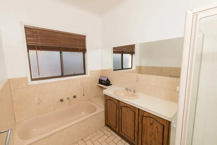 Fifth view of Homely house listing, Unit 2/396 Eleventh Street, Mildura VIC 3500
