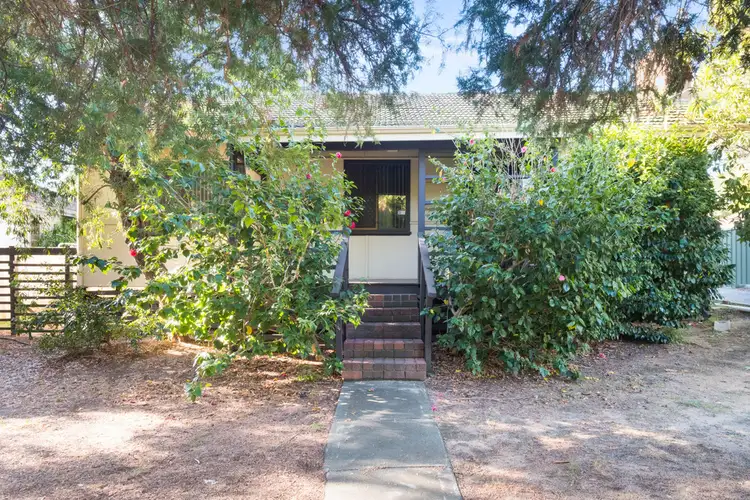 9 Wangalla Place, Koongamia WA 6056