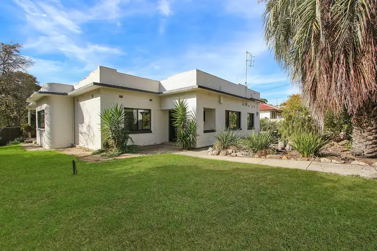 868 Padman Drive, West Albury NSW 2640