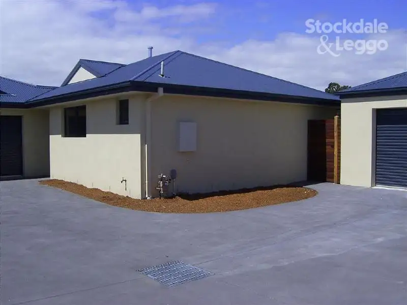 Main view of Homely unit listing, 2/17 Solander Street, Dromana VIC 3936