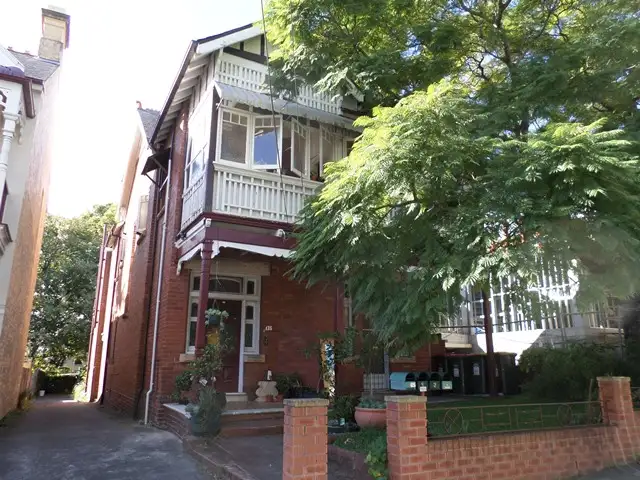2/135 Cambridge Street