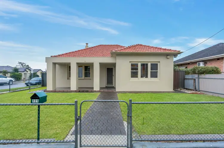 121 Trimmer Parade, Seaton SA 5023