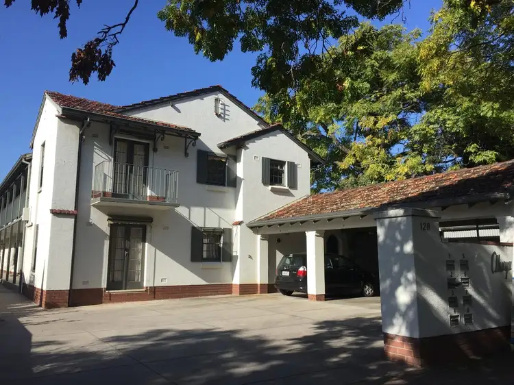 8/128 Osmond Terrace