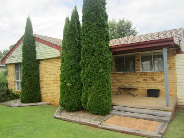 33 Ryanda Street, Guyra NSW 2365