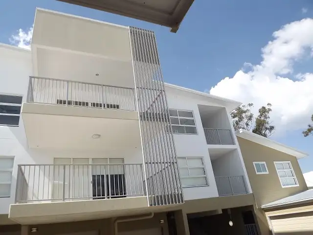 11/19 Hawthorne Street