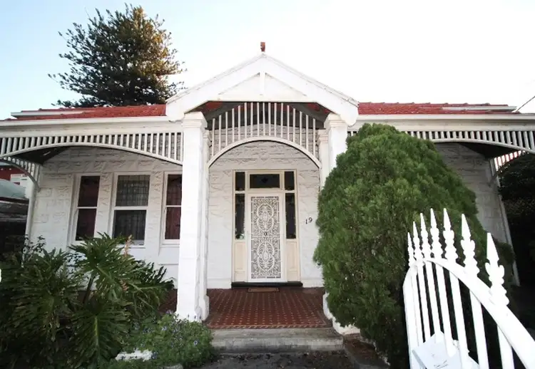 19 Sussex Street, Glenelg SA 5045