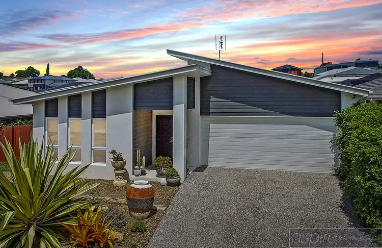 21 AGNES PLACE, Bli Bli QLD 4560
