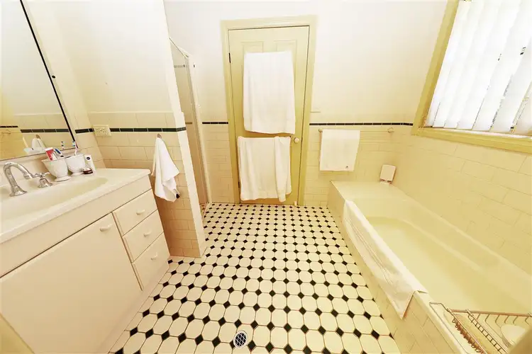 Sixth view of Homely house listing, 2 Coolamine Circuit, Tumut NSW 2720