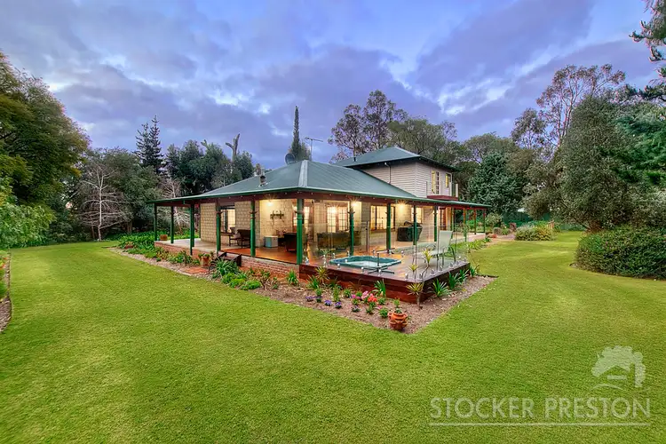 10 Treloar Road, Stirling Estate WA 6271
