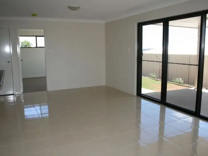 Third view of Homely unit listing, Unit 1 / 20 Lookout Place, Rosenthal Heights QLD 4370