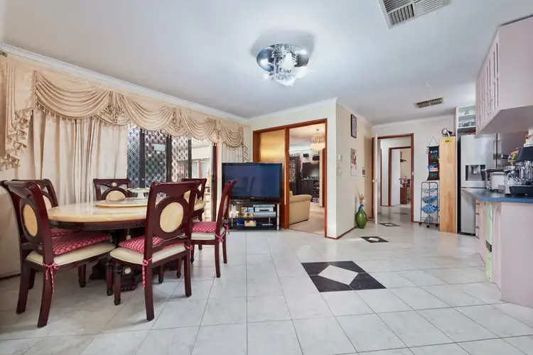 24 LOXWOOD AVENUE, Keysborough VIC 3173