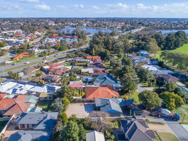 Fifth view of Homely house listing, 2 Highview Terrace, Wilson WA 6107