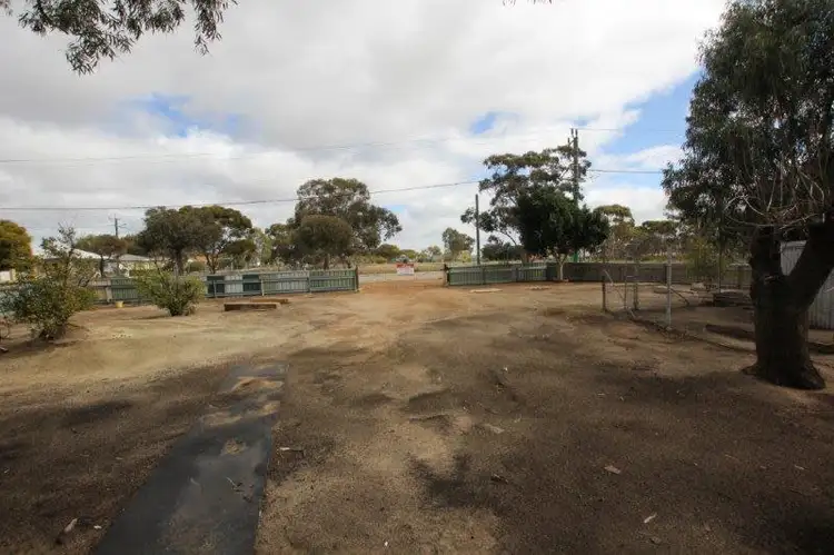 Fifth view of Homely house listing, 50 Pollock Avenue, Merredin WA 6415