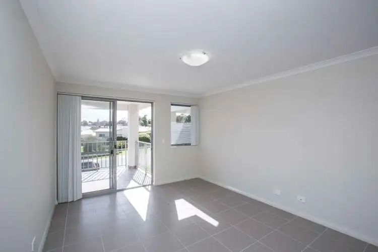 Third view of Homely apartment listing, 4/31 Stratton Street, Hamilton Hill WA 6163