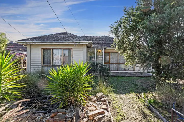 17 Bracken Grove, Altona VIC 3018