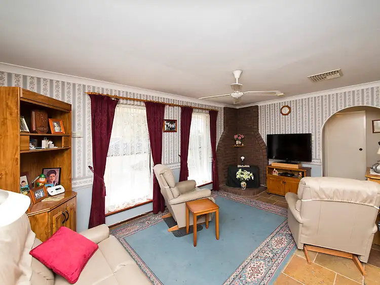 24 Haselmere Circus, Rockingham WA 6168