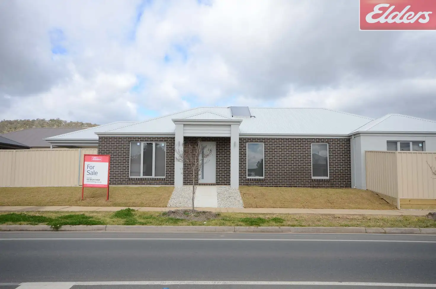 Main view of Homely house listing, 2 Middleton Crescent, Wodonga VIC 3690