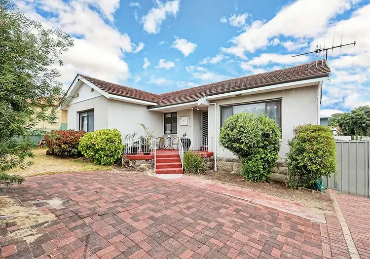 391 South Street, Hilton WA 6163