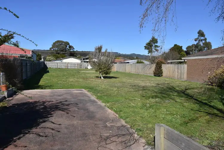 1 Peer Street, Moe VIC 3825
