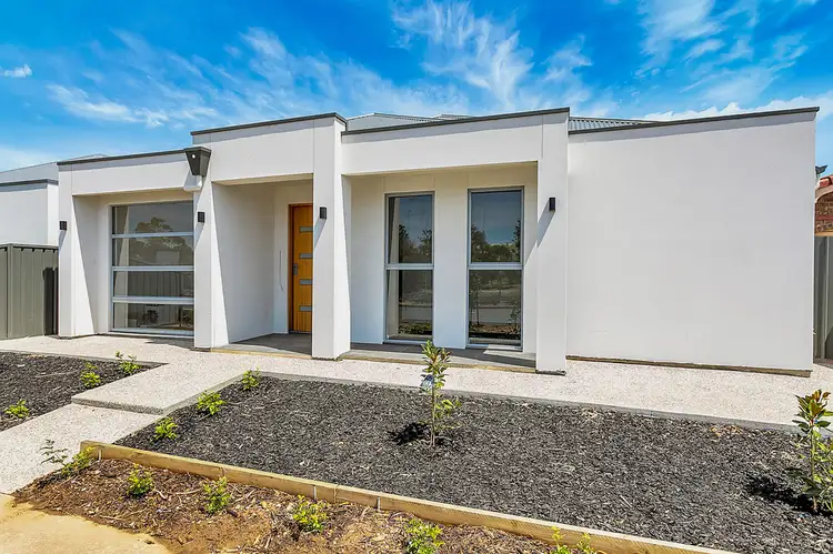 98 Lochside Drive, West Lakes SA 5021