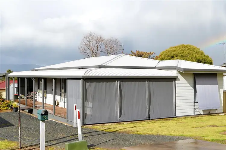 10 McAlister Street, Tumut NSW 2720