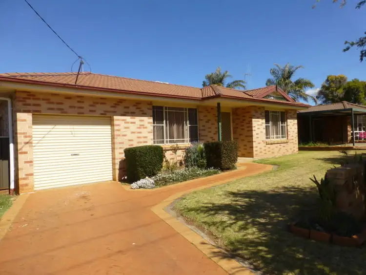 3 Guillan Place, Parkes NSW 2870