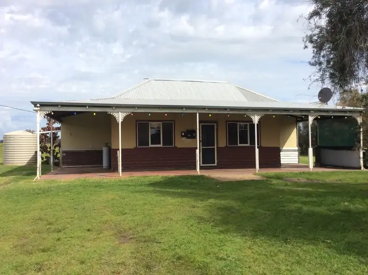 2/403 Greenlands Road