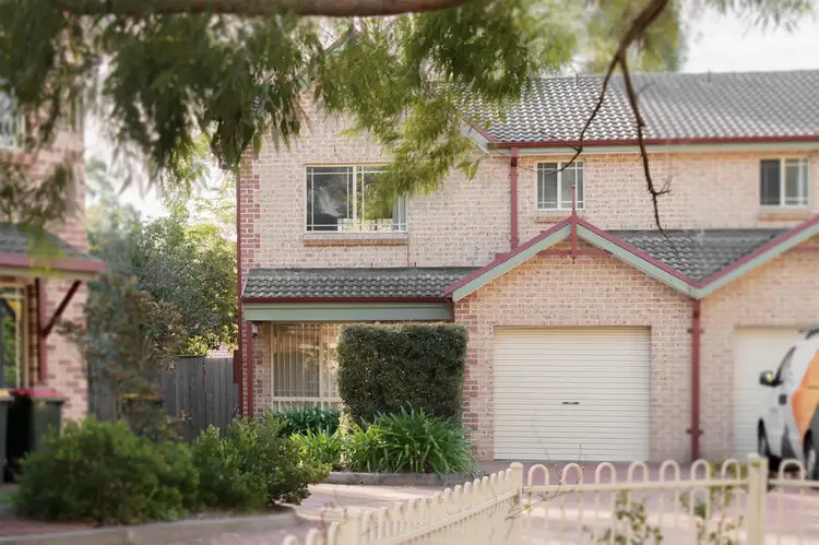 9/8 Hillcrest Road