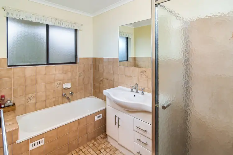 Fifth view of Homely house listing, 2/8 Parker Avenue, Strathalbyn SA 5255