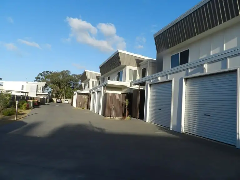 Main view of Homely townhouse listing, 2/9 Cockatoo Drive, New Auckland QLD 4680