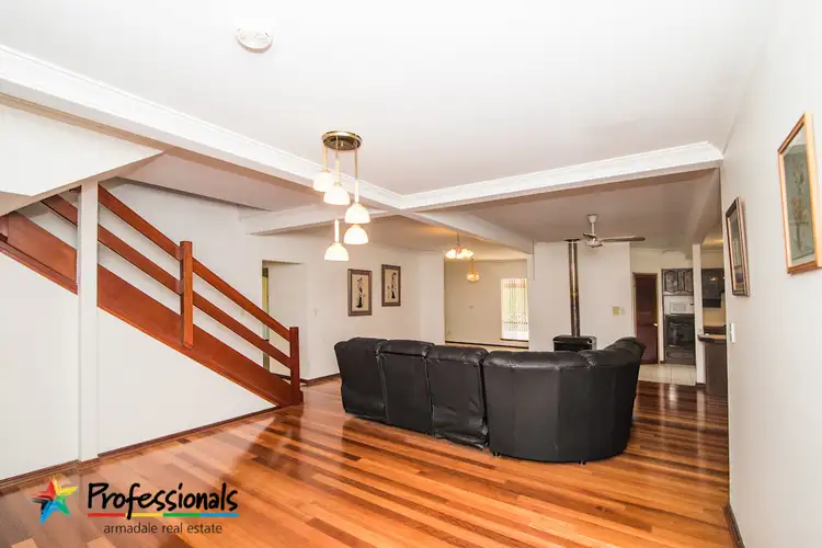 Seventh view of Homely house listing, 5 Topaz Ct, Mount Richon WA 6112