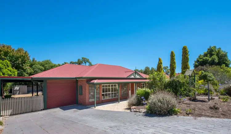 11 Wooding Avenue, Woodcroft SA 5162