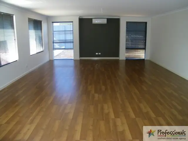 Sixth view of Homely house listing, U7/17 Moira Road, Collie WA 6225