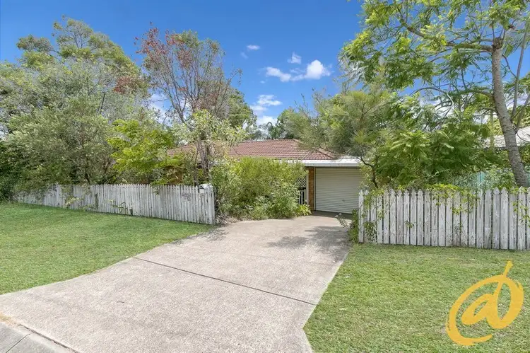 8 Augustins Crescent, Petrie QLD 4502