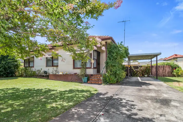 4 Phelps Crescent, Bradbury NSW 2560