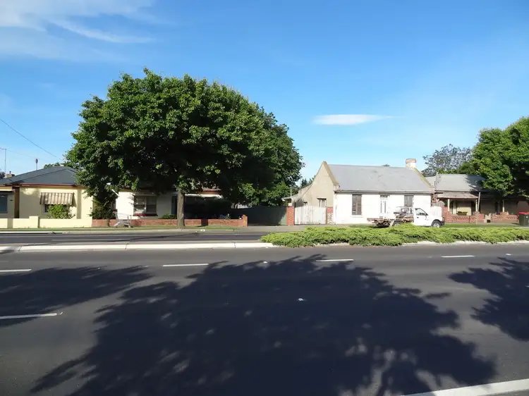 99 -103 Durham Street, Bathurst NSW 2795