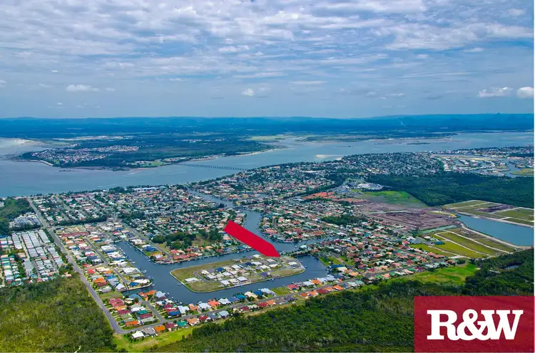 28-30 Pentas Drive, Bongaree QLD 4507