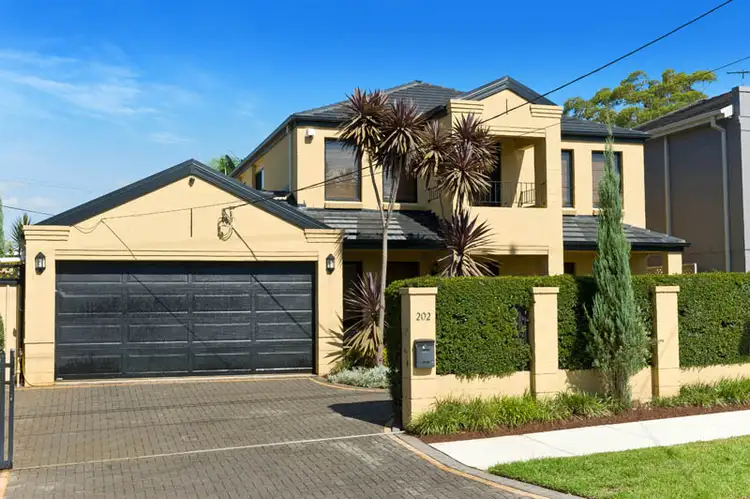 202 Lambeth Street, Picnic Point NSW 2213