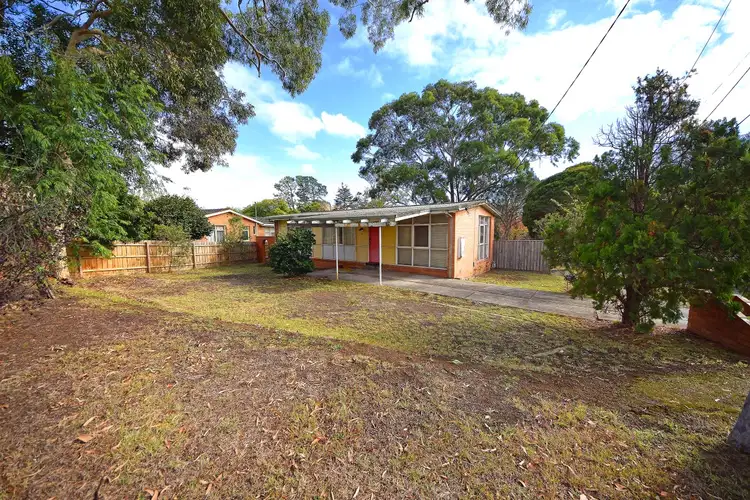 Second view of Homely house listing, 5 Illuka Crescent, Mount Waverley VIC 3149