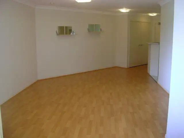 Fifth view of Homely apartment listing, 6/9 Errol Avenue, Paradise Point QLD 4216