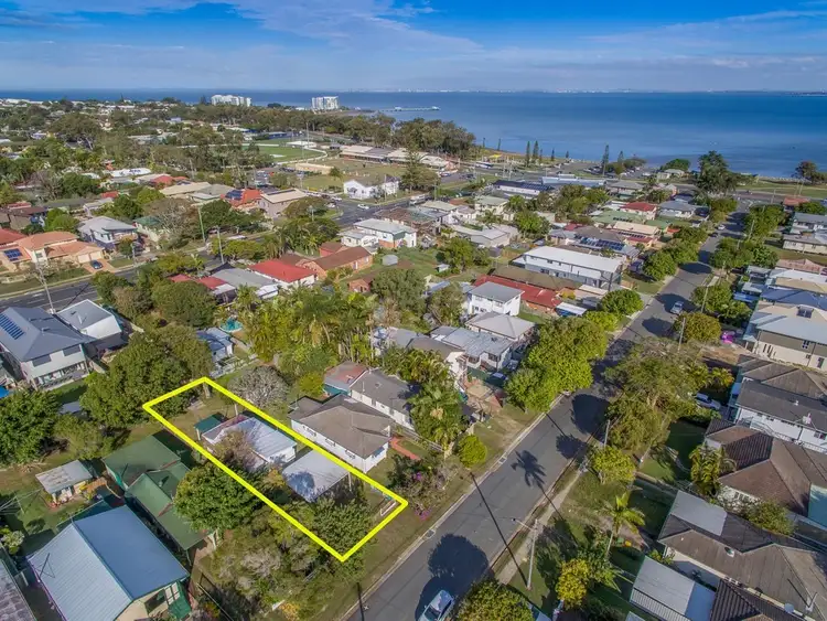 32 McLennan Street, Woody Point QLD 4019